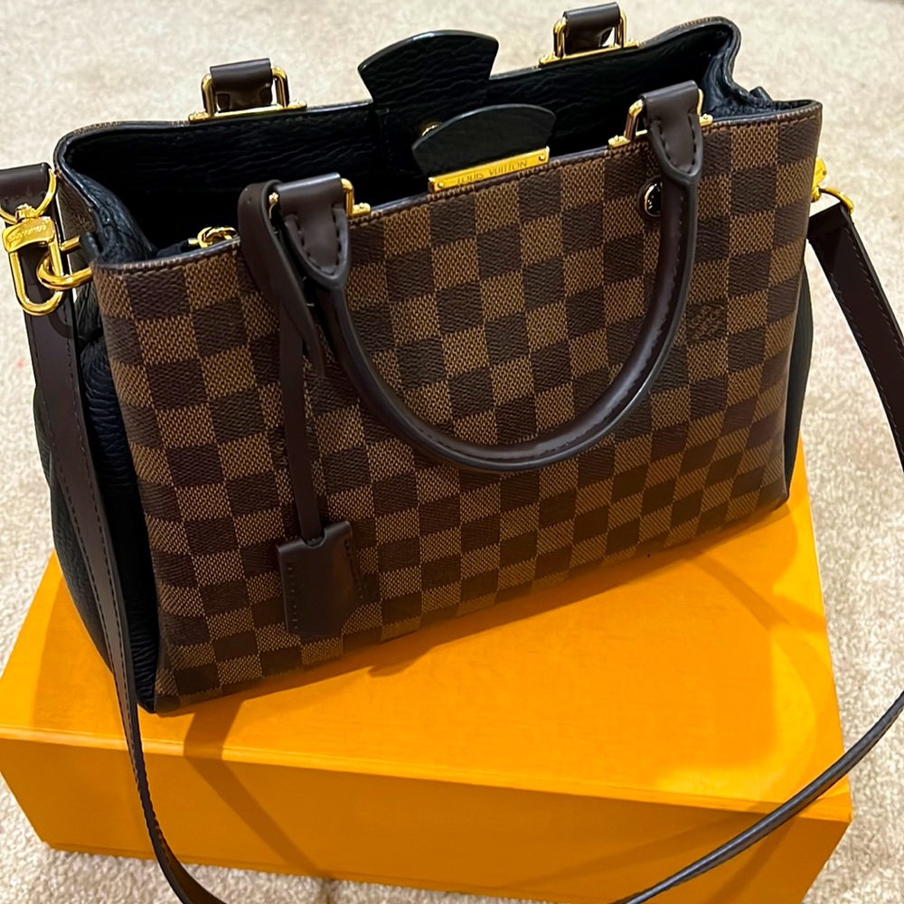 Louis Vuitton purse